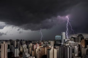 Como preparar o condomínio para a temporada de chuvas